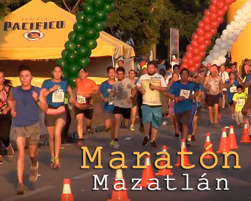 Corredores en el maratón de Mazatlán