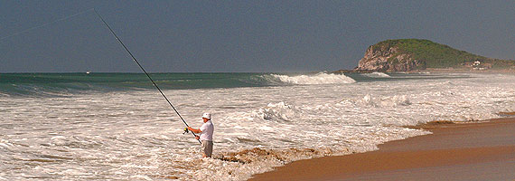 Shore fishing at Playa Bruja