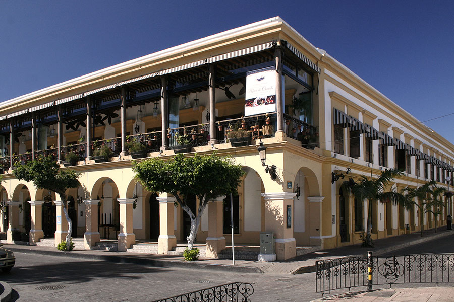 Portales Canobbio Centro Historico historic building